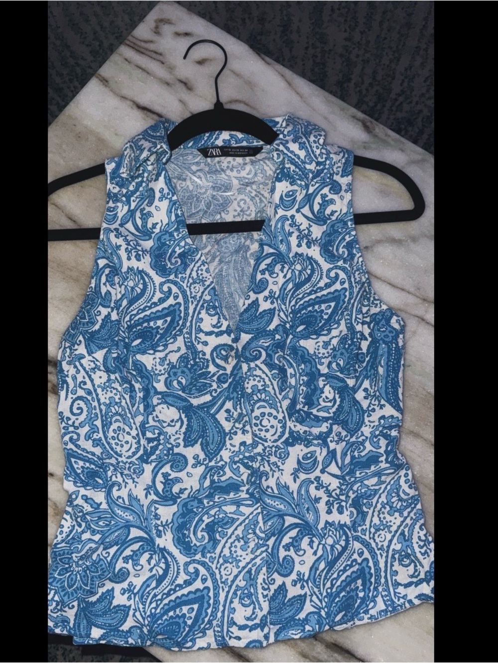 Zara Blue Paisley V-Neck Button Up Top size XS
